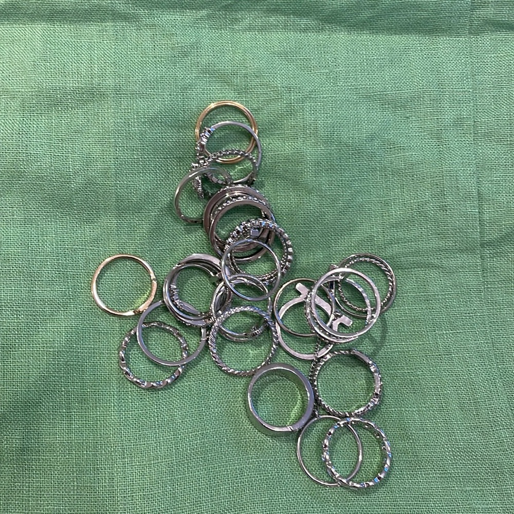 Set of 28 rings ‼️THIS LIST WILL BE DELETED SOON‼️